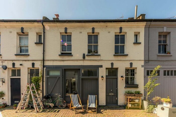 3 Bedroom Property To Rent In Scampston Mews, London, W10