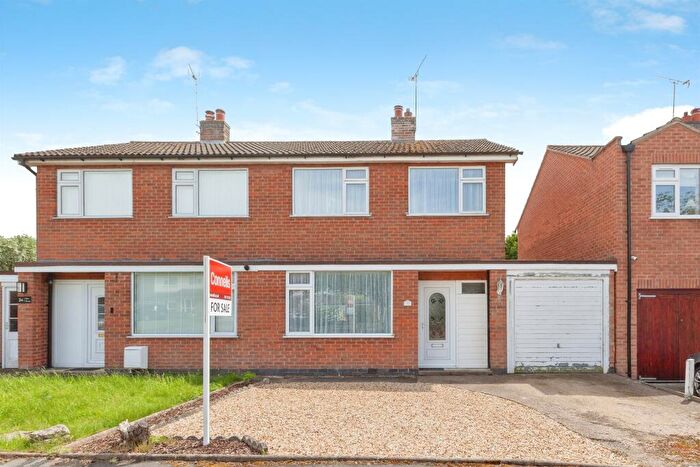 3 Bedroom Semi-Detached House For Sale In Kew Drive, Oadby, Leicester, LE2
