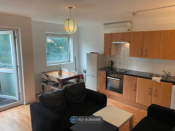 4 Bedroom Flat To Rent In Woodville House, London, SE1