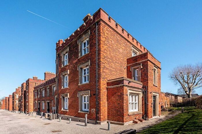 1 Bedroom Flat For Sale In West Cadet Apartments, Woolwich Common, London, SE18