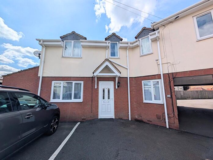 2 Bedroom Flat To Rent In Compass Court, Burton Latimer, NN15