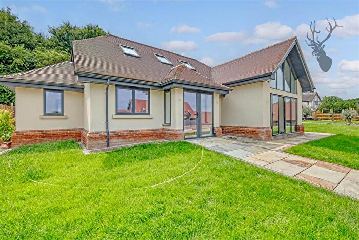 2 Bedroom Barn Conversion To Rent In Mott Street, IG10