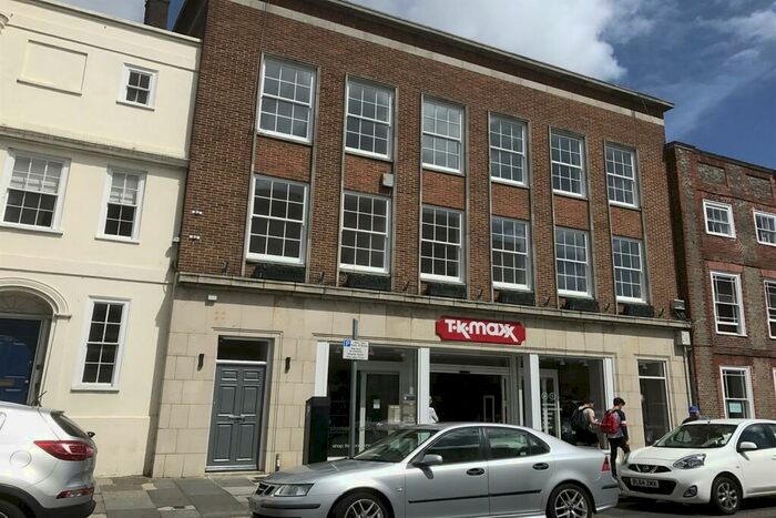 2 Bedroom Apartment To Rent In Bedroom Second Floor Apartment In Chichester, PO19