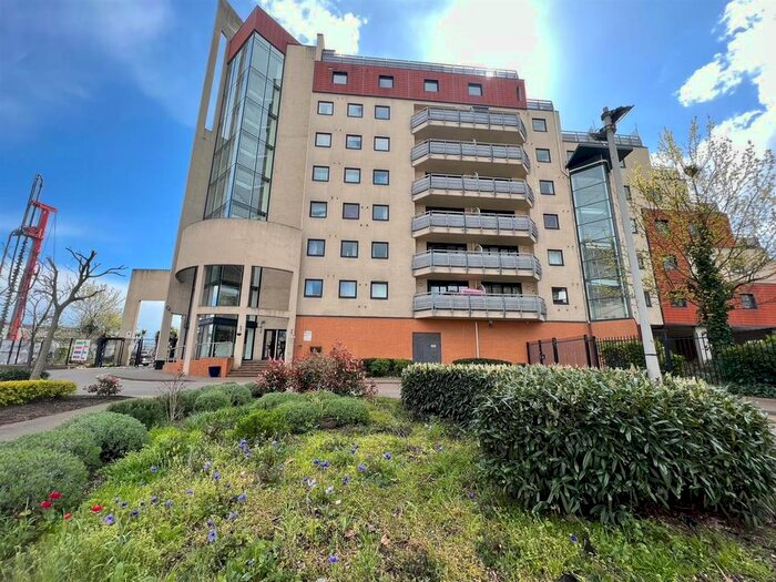 2 Bedroom Flat To Rent In Wards Wharf Approach, London, E16