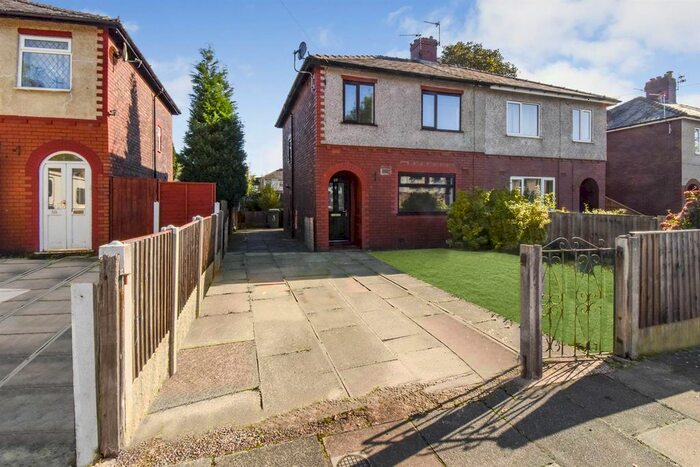 3 Bedroom Semi-Detached House To Rent In Princes Avenue, Astley, Manchester, M29