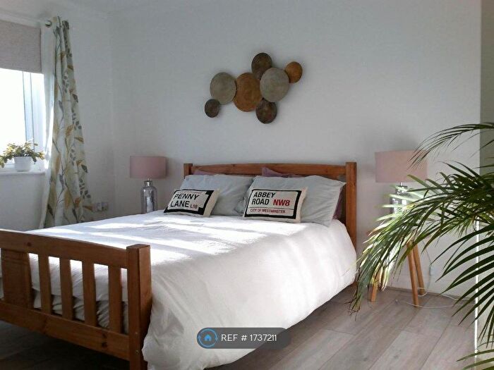 2 Bedroom Flat To Rent In Madison Court, Dagenham, RM10