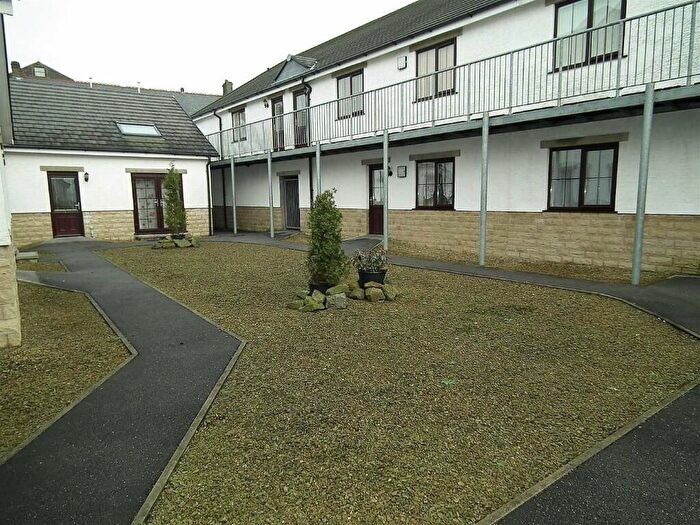 2 Bedroom Flat To Rent In Colne Lane, Colne, Lancashire, BB8