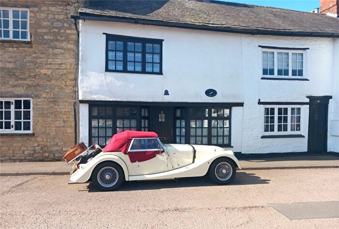 3 Bedroom Terraced House For Sale In Market Square, Hanslope, Milton Keynes, Buckinghamshire, MK19
