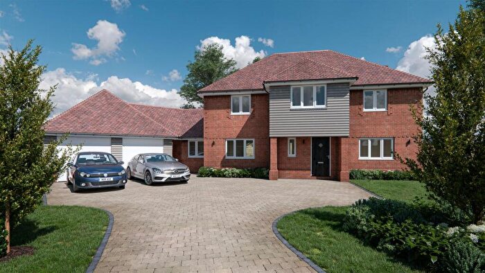 4 Bedroom Detached House For Sale In Stables Square, Barnham, PO22