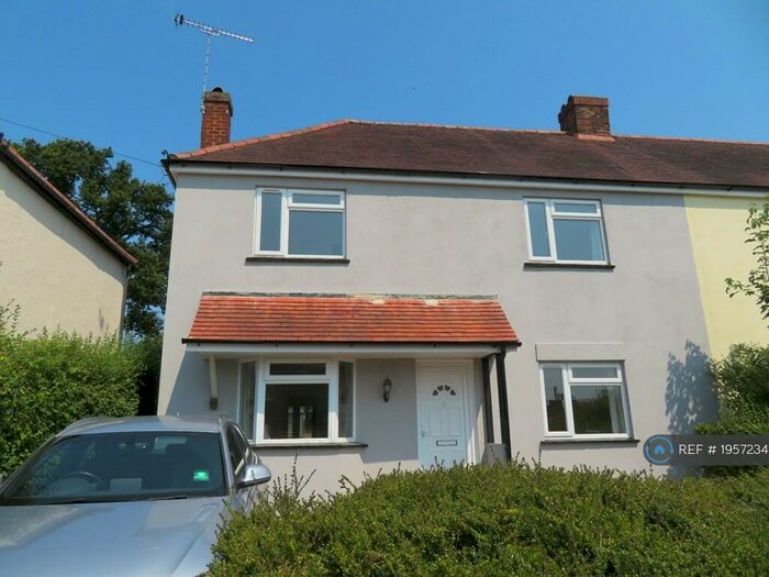 6 Bedroom Semi-Detached House To Rent In Lincoln Road, Guildford, GU2