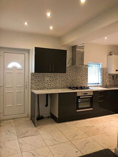 5 Bedroom Terraced House To Rent In Honor Street, Manchester, M13