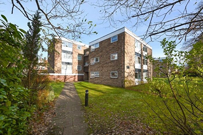 2 Bedroom Flat To Rent In Upper Gordon Road, Camberley, GU15