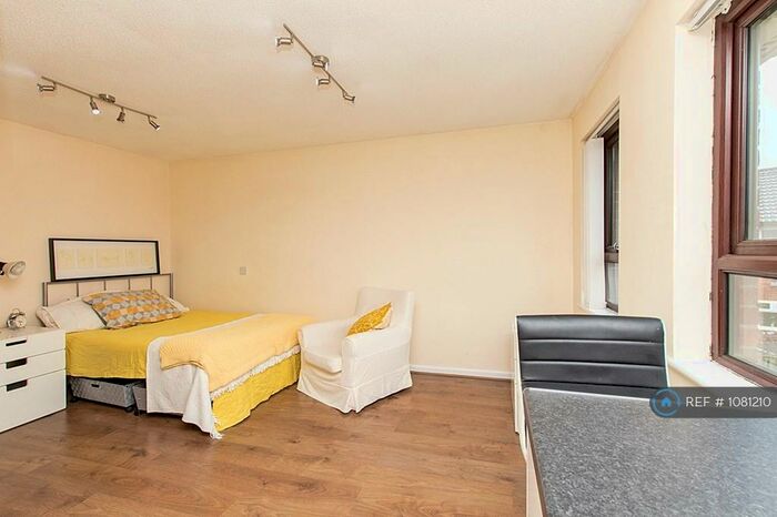 Studio To Rent In Honeysuckle Drive, Liverpool, L9