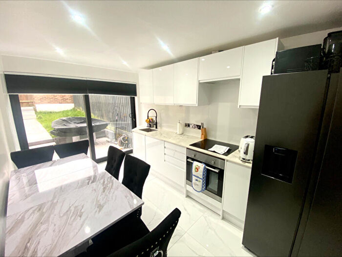 2 Bedroom Apartment To Rent In Hawthorn Road, Sudbury, CO10