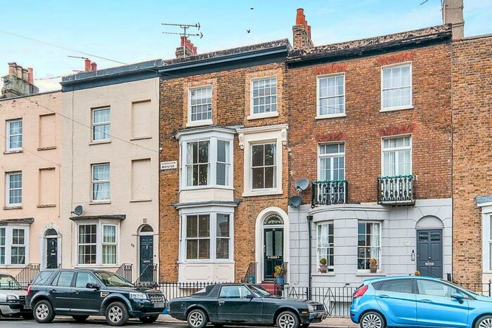 2 Bedroom Flat To Rent In Hardres Street, Ramsgate, Kent, CT11