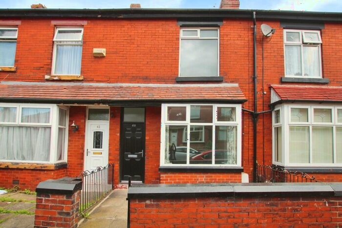 2 Bedroom End Of Terrace House To Rent In Glen Avenue, Bolton, Greater Manchester, BL3