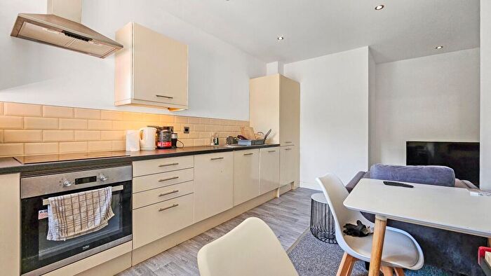 Apartment To Rent In Fairway Court, Elland Road, Leeds, LS11