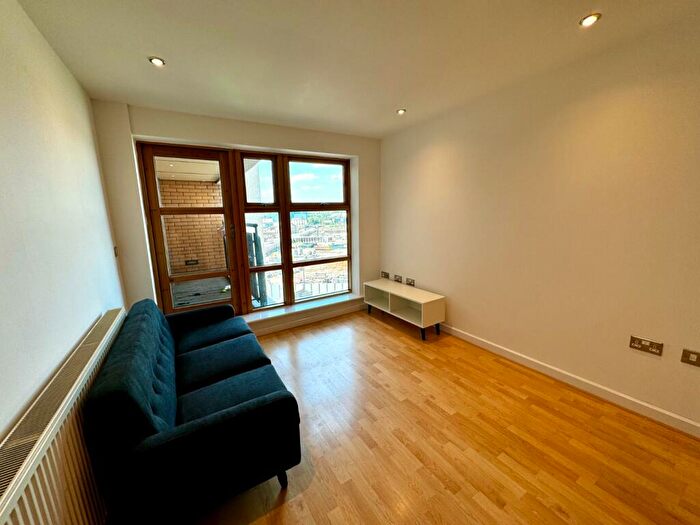 1 Bedroom Flat To Rent In Bowman Lane, Hunslet, Leeds, West Yorkshire, LS10