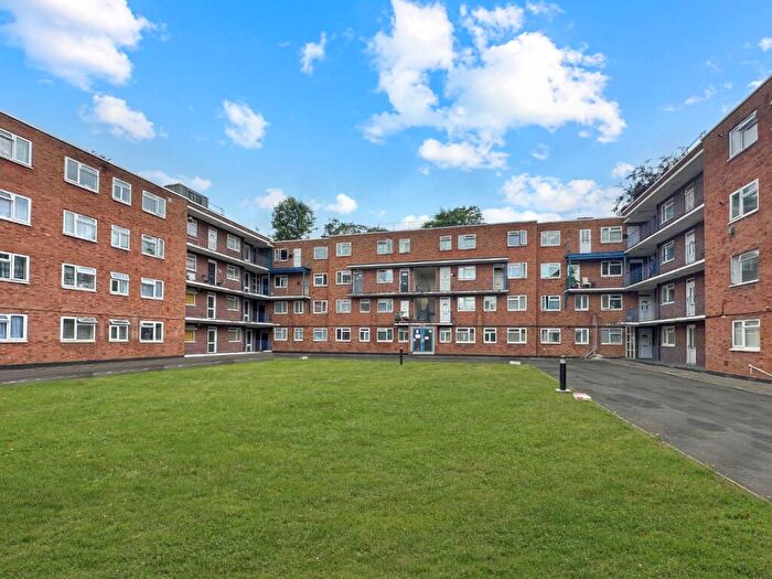 Studio For Sale In Viceroy Court, High Street South, Dunstable, LU6