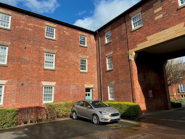 2 Bedroom Flat To Rent In Nightingale Close, Chesterfield, S41