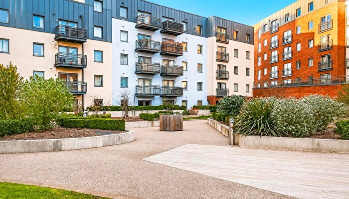 2 Bedroom Apartment For Sale In John Thornycroft Road, Southampton, SO19