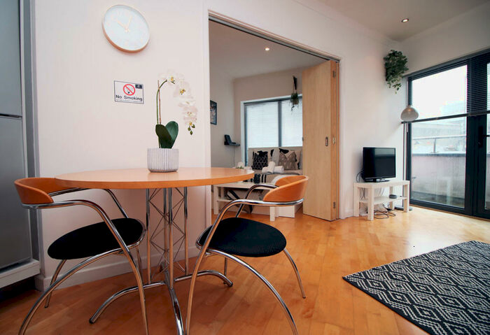 2 Bedroom Serviced Apartments To Rent In Dray Court, Caroline St, Cardiff, CF10