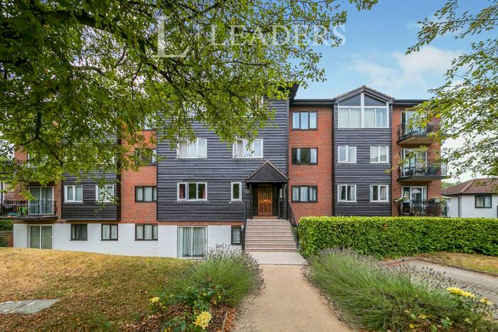 Studio To Rent In Great Heathmead, Haywards Heath, RH16