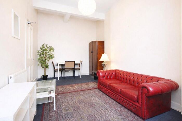 4 Bedroom Flat To Rent In Polwarth Gardens, Polwarth, Edinburgh, EH11