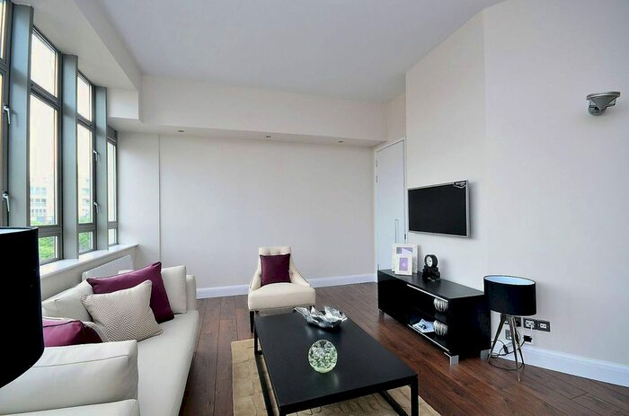 2 Bedroom Flat To Rent In City Road, Old Street, London, EC1V