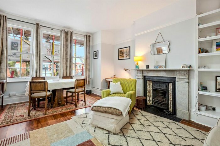 2 Bedroom Flat To Rent In Upper Tooting Park, London, SW17