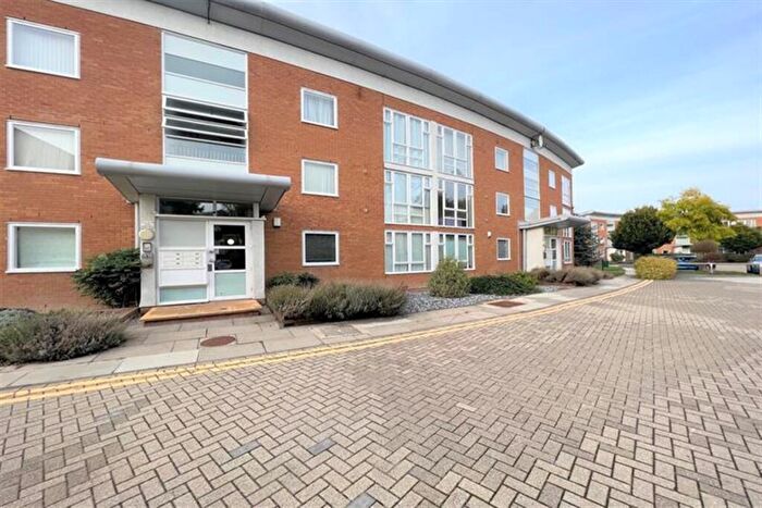 1 Bedroom Apartment To Rent In Grimsby Grove, E16
