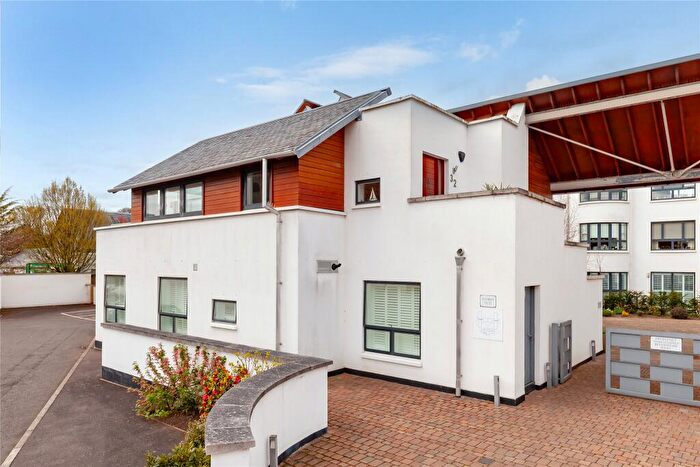 2 Bedroom Apartment For Sale In Brighouse Park Cross, Cramond, Edinburgh, EH4