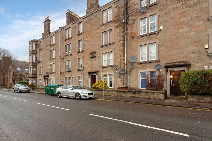 2 Bedroom Flat For Sale In Clepington Road, Dundee, Angus, DD3