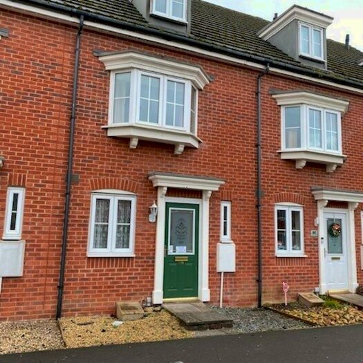 3 Bedroom Terraced House To Rent In Urquhart Road, Thatcham, RG19
