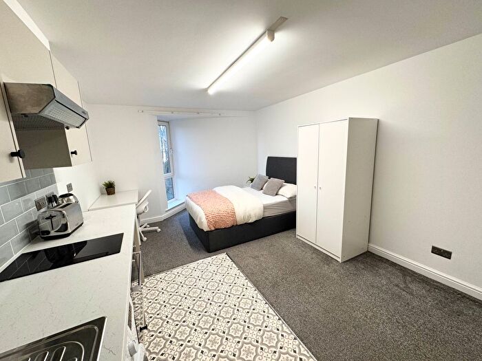 1 Bedroom Flat To Rent In Clarendon Road, Leeds, LS2