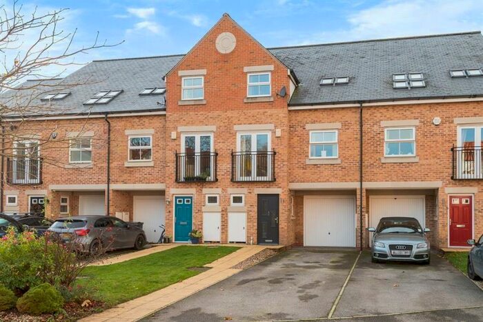 4 Bedroom Town House To Rent In Woodlands Drive, Thorp Arch, Wetherby, LS23