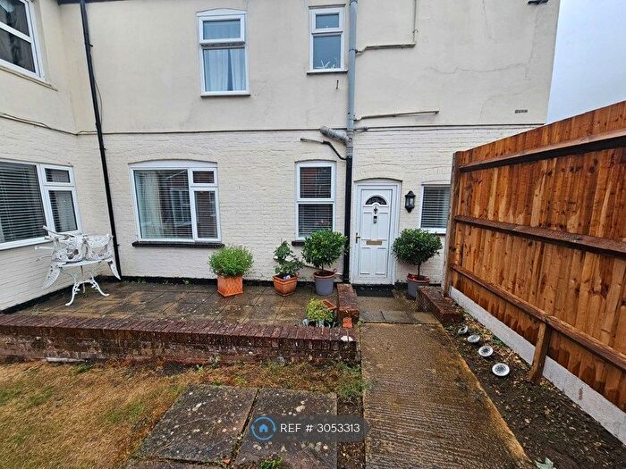 2 Bedroom Maisonette To Rent In High St, Aylesbury, HP20