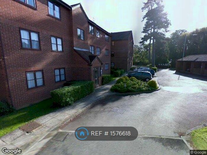 2 Bedroom Flat To Rent In Old Mill Gardens, Berkhamsted, HP4