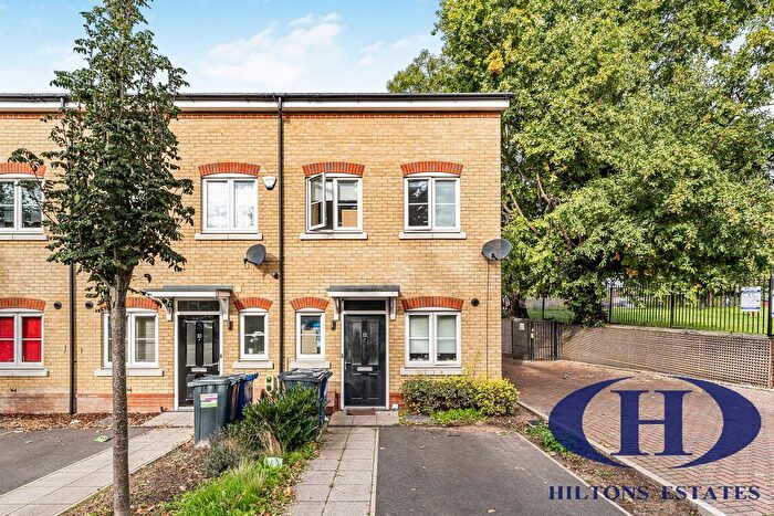 3 Bedroom End Terrace House For Sale In Ealing Road, Northolt, UB5