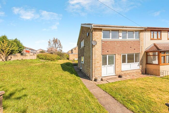 4 Bedroom Terraced House For Sale In Delves Wood Road, Beaumont Park, Huddersfield, HD4
