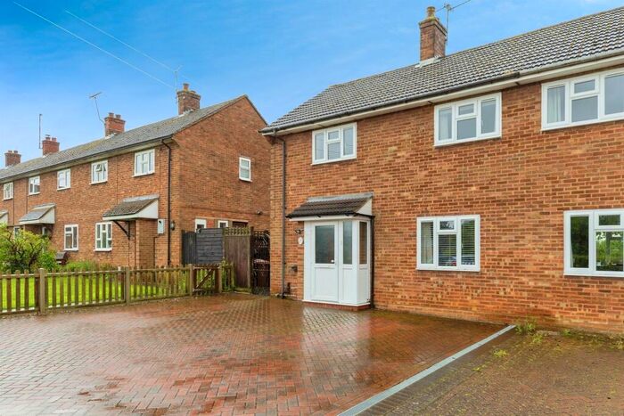 2 Bedroom Semi-Detached House For Sale In Friars Road, Weston, Hitchin, SG4