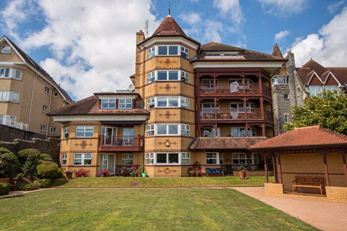 3 Bedroom Flat For Sale In Glynne Tower, Bridgeman Road, Penarth, CF64