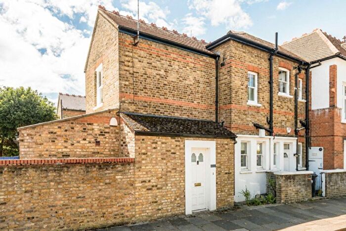 1 Bedroom Flat For Sale In Denbigh Road, Ealing, W13