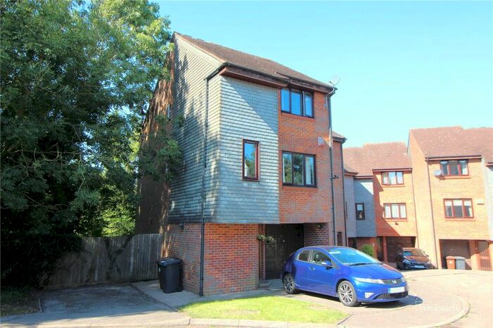 2 Bedroom End Of Terrace House To Rent In Romeland, Elstree, Hertfordshire, WD6