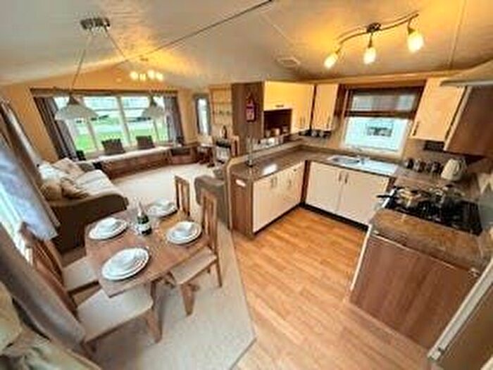 2 Bedroom Mobile/park Home For Sale In Dovercourt Haven Caravan Park, Low Road, Harwich, CO12