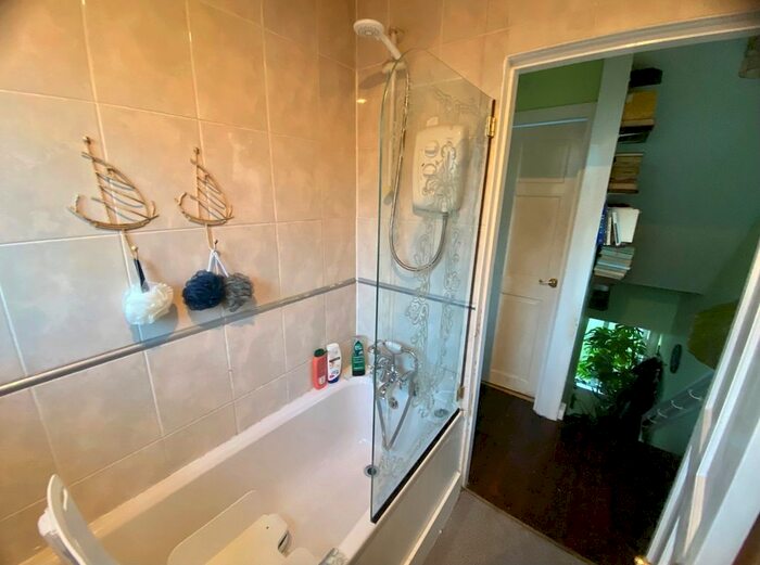 2 Bedroom Semi-Detached House For Sale In North Dryburgh Road, Wishaw, ML2