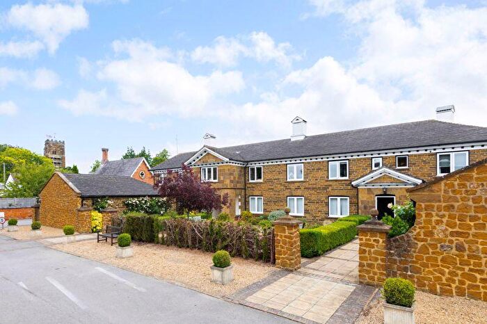 2 Bedroom Flat For Sale In Malthouse Court, The Lindens, Towcester, NN12