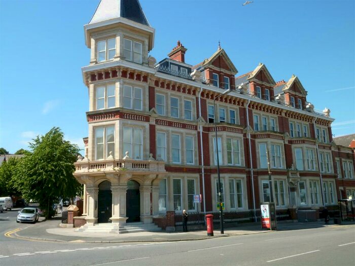 2 Bedroom Flat To Rent In Windsor Court, Barry, CF62