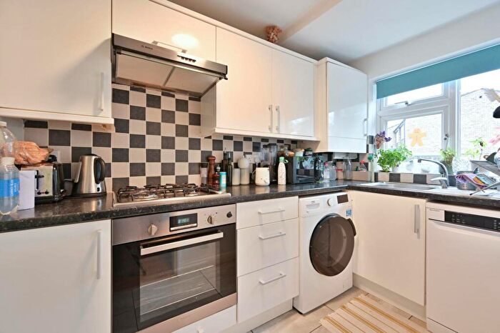2 Bedroom Semi-Detached House To Rent In Iris Close, Surbiton, KT6