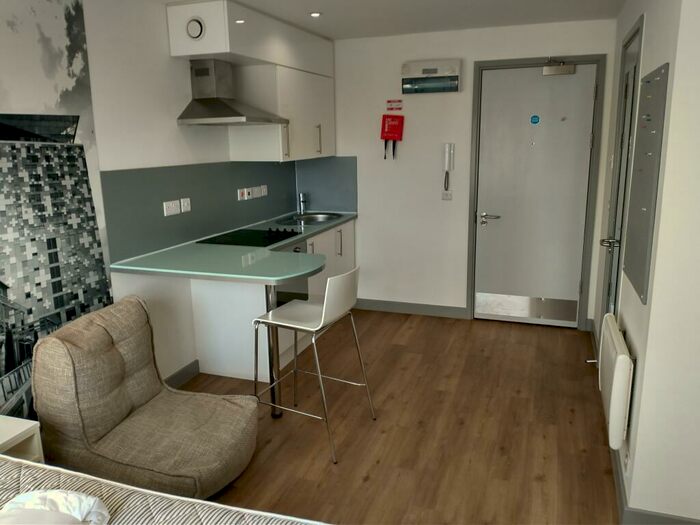 Apartment To Rent In Edge Apartments, B29